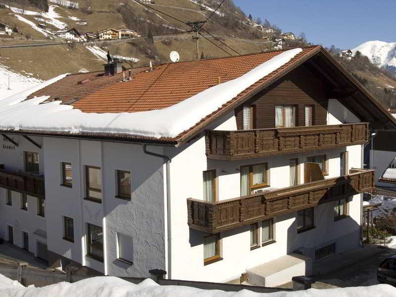 Hotel Neuwirt Kirchdorf in Tirol Exterior photo